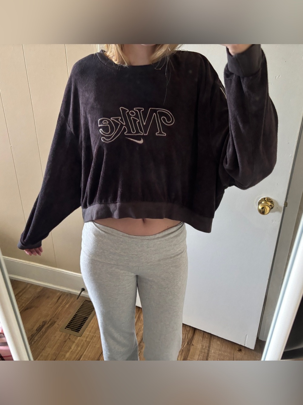 Nike Women's Cropped Crewneck Sweatshirt - Black